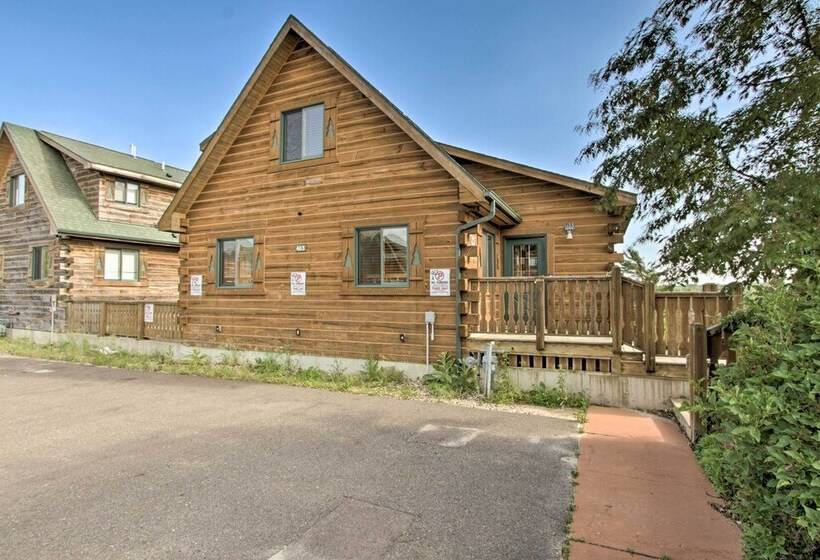 Cozy Resort Cabin In The Heart Of Warrens!