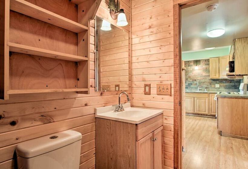 Cozy Resort Cabin In The Heart Of Warrens!