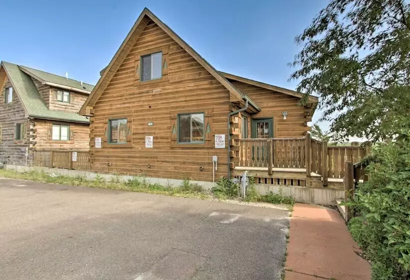 Cozy Resort Cabin In The Heart Of Warrens!