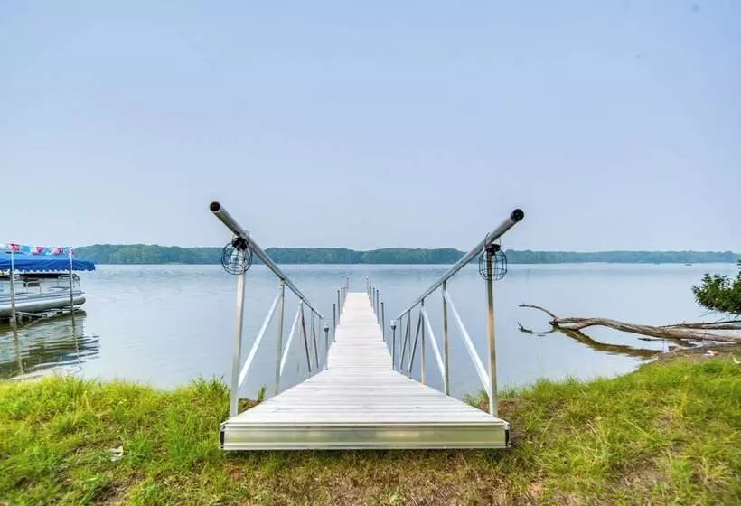 Custom Built Lakefront Cottage W/ Spacious Yard!