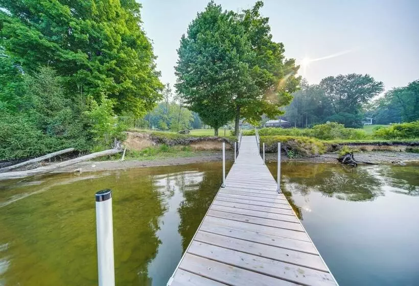 Custom Built Lakefront Cottage W/ Spacious Yard!