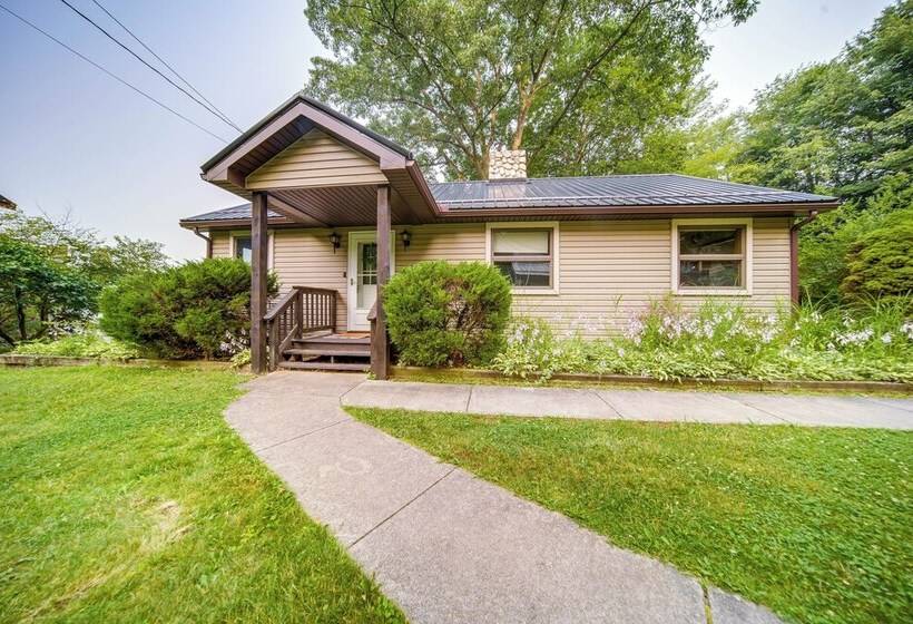 Custom Built Lakefront Cottage W/ Spacious Yard!