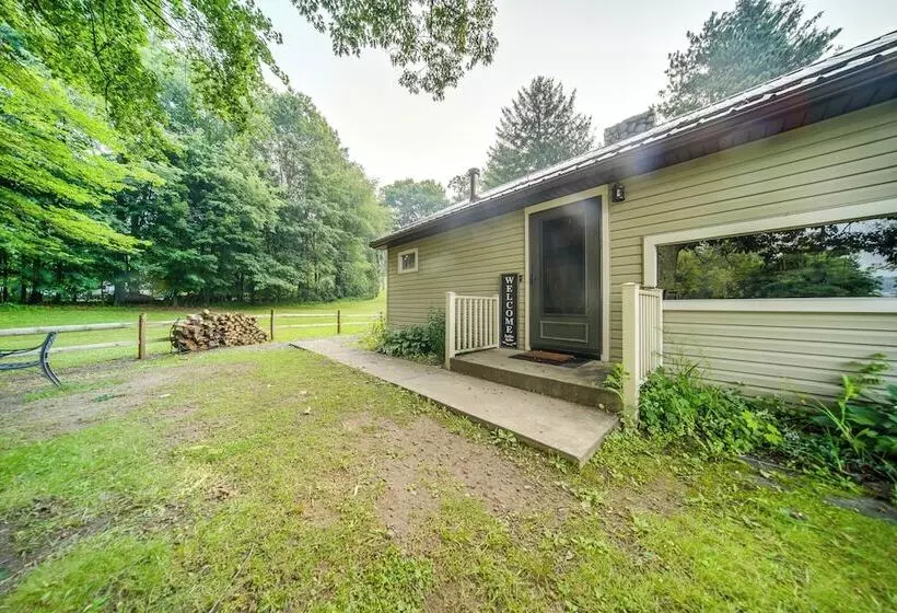 Custom Built Lakefront Cottage W/ Spacious Yard!