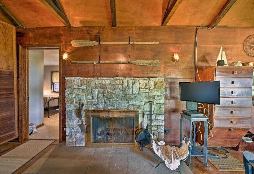 Custom Built Lakefront Cottage W/ Spacious Yard!