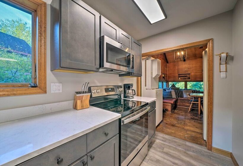 Custom Built Lakefront Cottage W/ Spacious Yard!