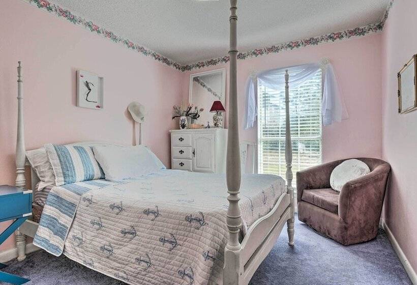 Cute & Cozy Gulf Shores Bungalow: 1/2 Mi To Beach!