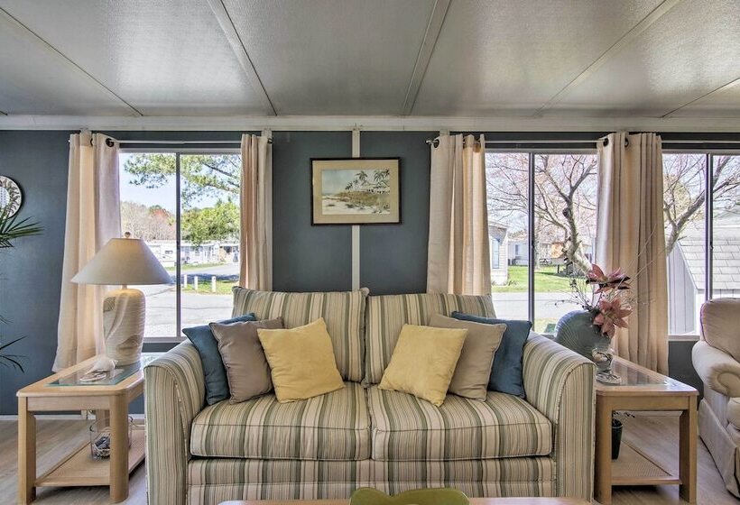 Dog Friendly Ocean Pines Home W/ Pool Access!