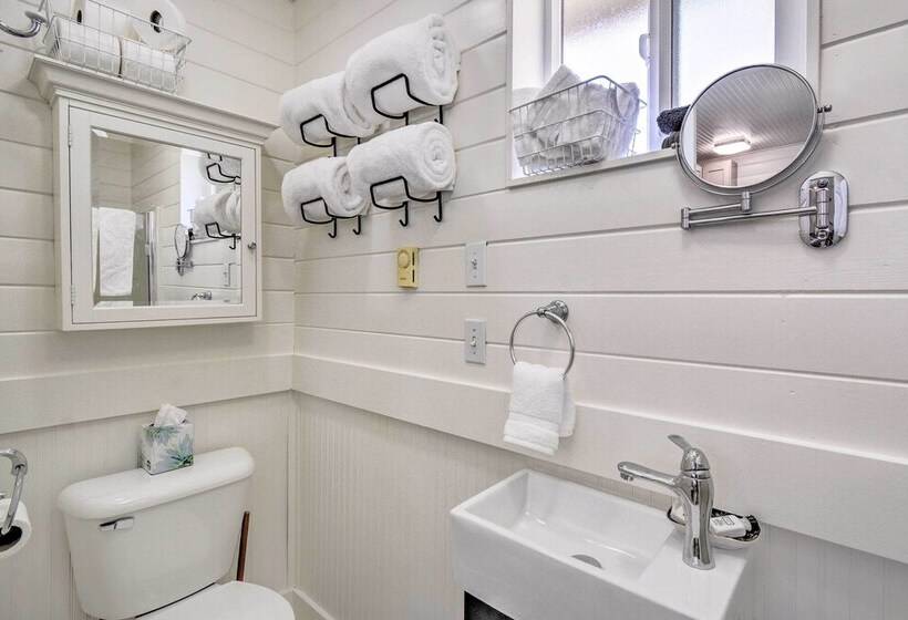 Dreamy Sequim Cottage Near Olympic Natl Park