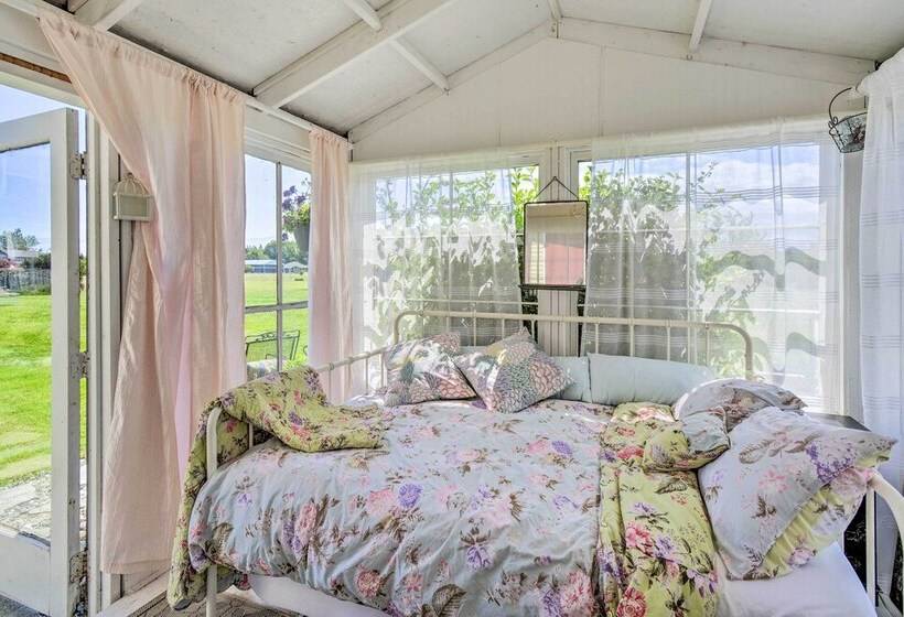 Dreamy Sequim Cottage Near Olympic Natl Park