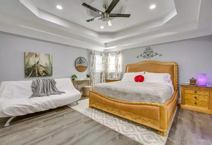 11 Mi To Nola: Westwego Home W/ Sunroom!