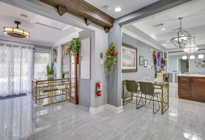 11 Mi To Nola: Westwego Home W/ Sunroom!