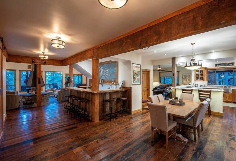 Expansive Tahoe Escape W/ Hot Tub: Ski + Hike