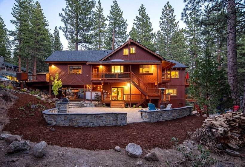 Expansive Tahoe Escape W/ Hot Tub: Ski + Hike