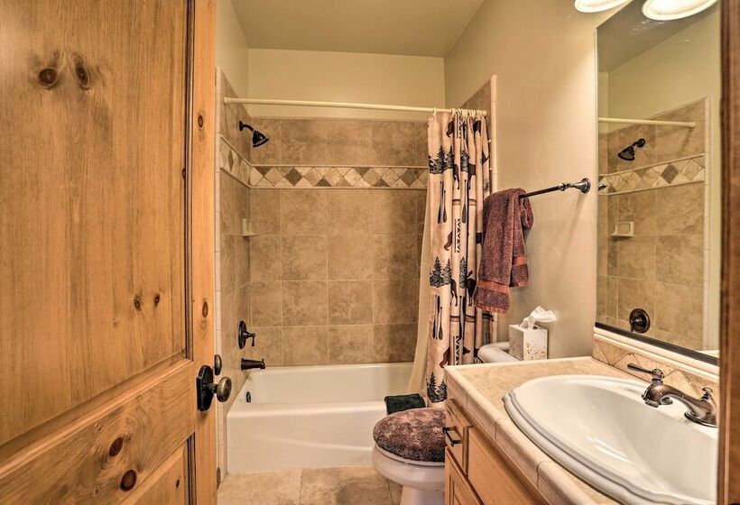 Family Cabin W/ Lake Arrowhead & Mountain Views!