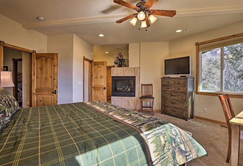 Family Cabin W/ Lake Arrowhead & Mountain Views!