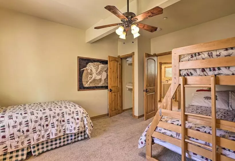Family Cabin W/ Lake Arrowhead & Mountain Views!