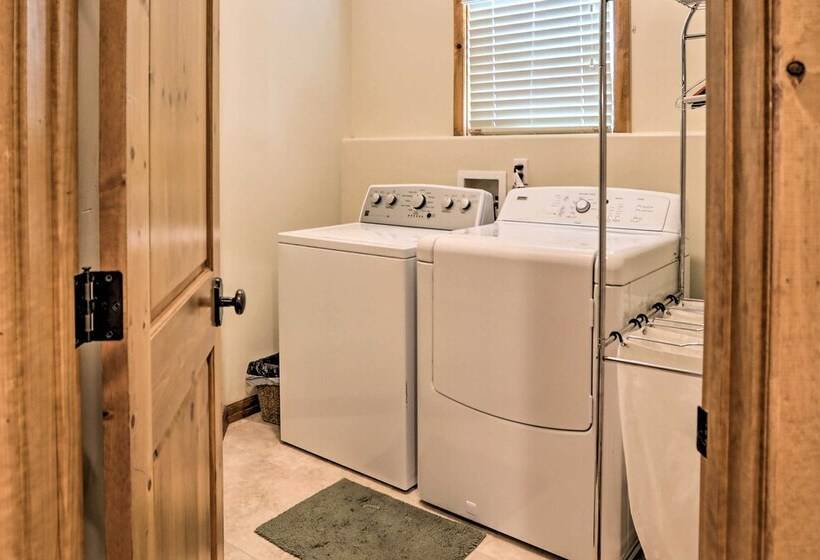 Family Cabin W/ Lake Arrowhead & Mountain Views!