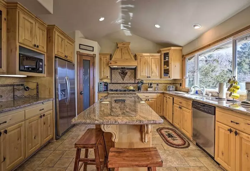 Family Cabin W/ Lake Arrowhead & Mountain Views!