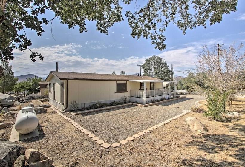 Family Friendly Home ~ 1 Mi To Kern River!