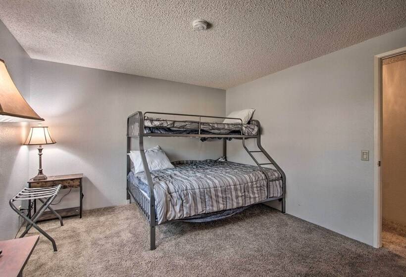 Family Friendly Home ~ 1 Mi To Kern River!