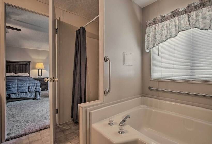 Family Friendly Home ~ 1 Mi To Kern River!