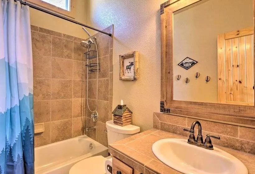 Family Friendly Jefferson Cabin W/ Fire Pit!