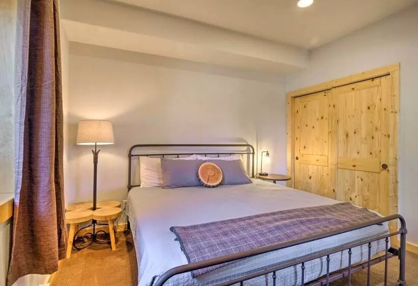 Family Friendly Jefferson Cabin W/ Fire Pit!