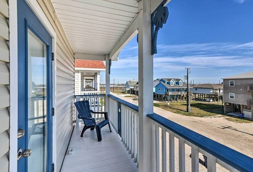 Surfside Beach Getaway: Walk To Shore & Dining