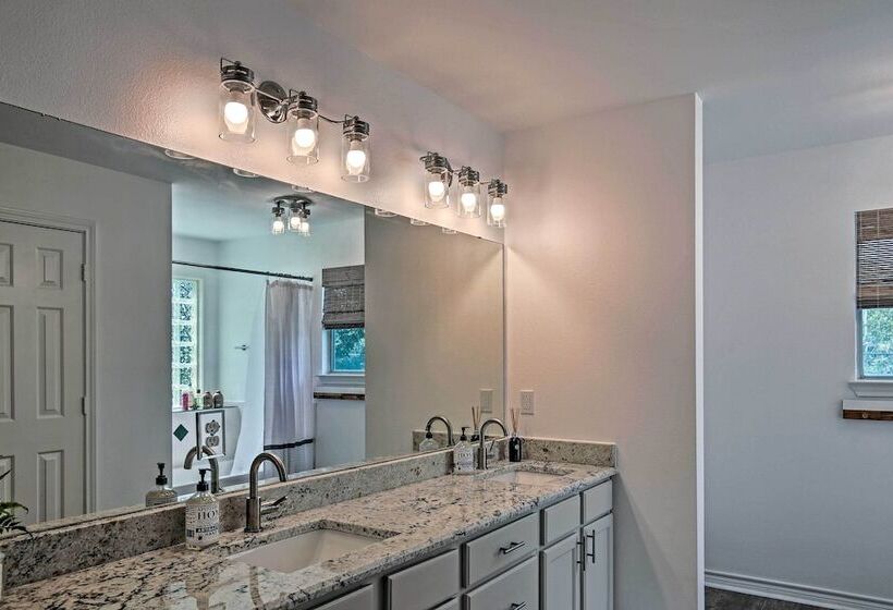 Guadalupe River Retreat W/ Private Yard