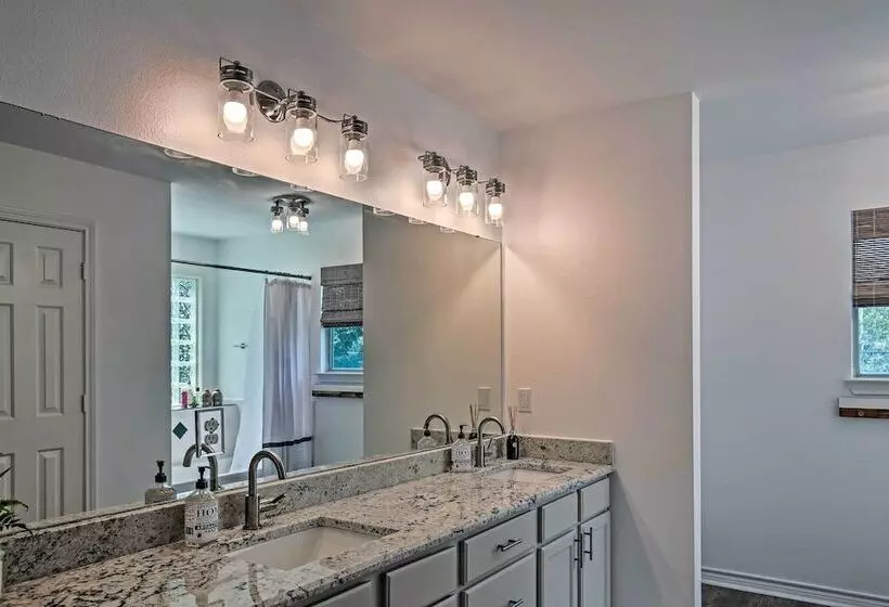 Guadalupe River Retreat W/ Private Yard