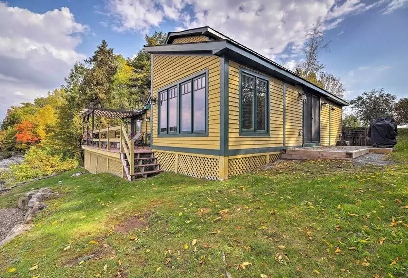Lake Champlain Cottage W/ Private Deck & Fire Pit!