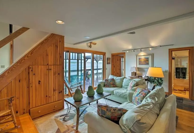 Lake Champlain Cottage W/ Private Deck & Fire Pit!