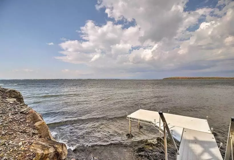 Lake Champlain Cottage W/ Private Deck & Fire Pit!