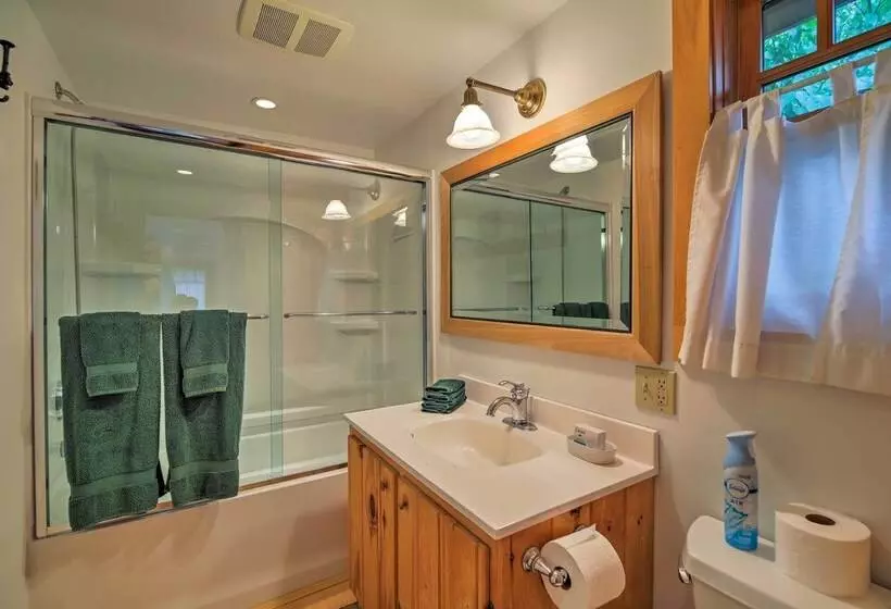 Lake Champlain Cottage W/ Private Deck & Fire Pit!