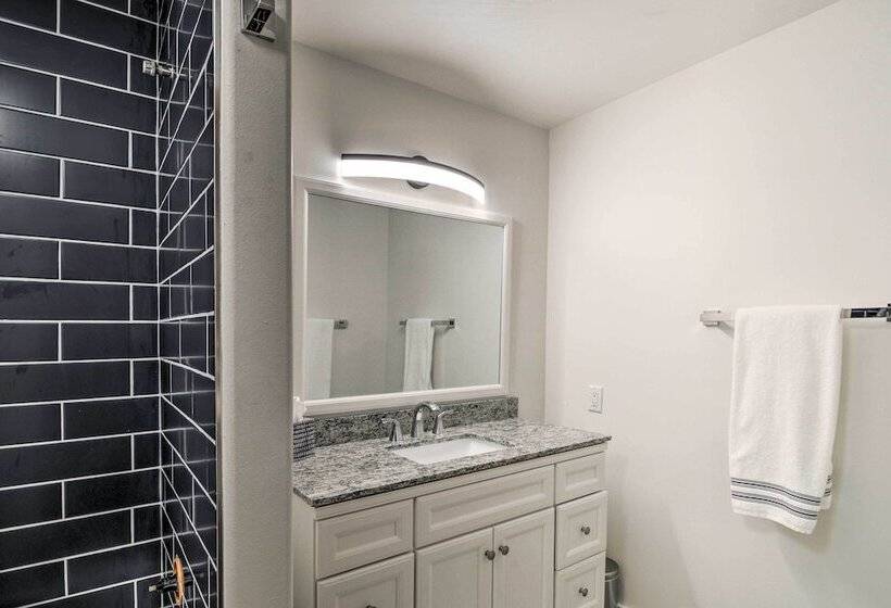 Large Home W/ Patio & Yard, 2 Mi To Downtown