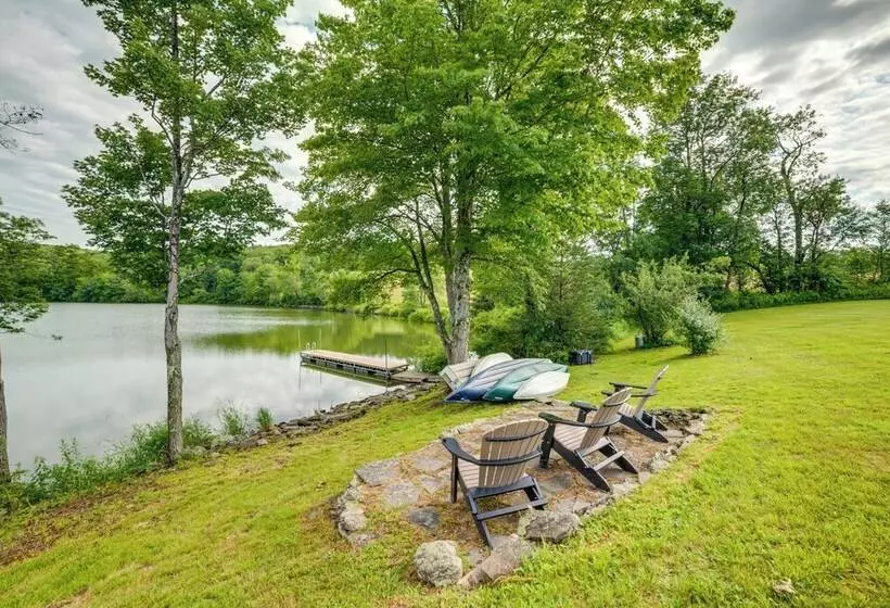 Lakefront Gem: Hot Tub & Game Room In Hancock
