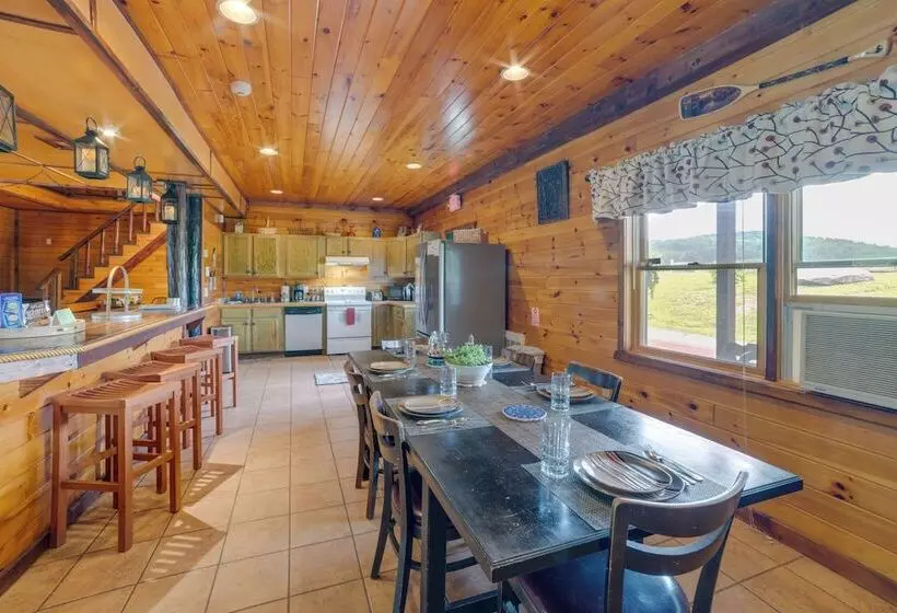 Lakefront Gem: Hot Tub & Game Room In Hancock