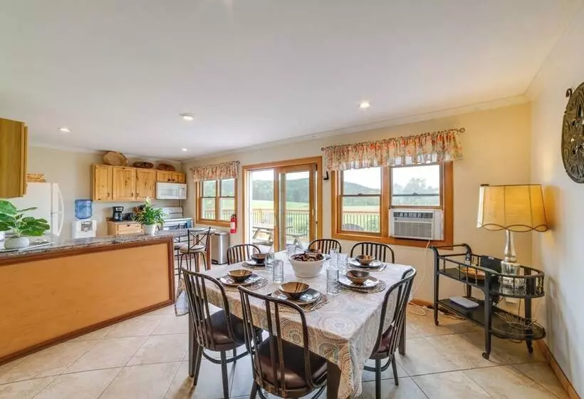 Lakefront Gem: Hot Tub & Game Room In Hancock