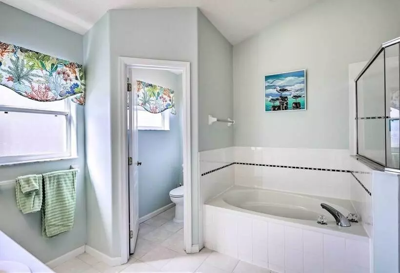 Merritt Island Home With Grill & Saltwater Pool