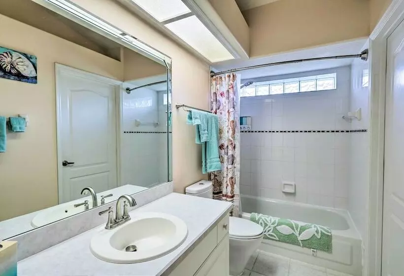 Merritt Island Home With Grill & Saltwater Pool