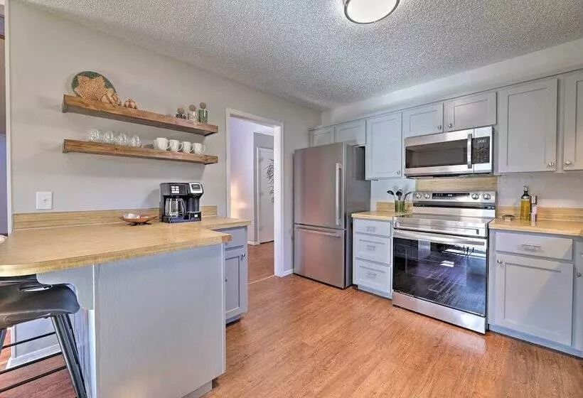 Modern Fayetteville Home < 1 Mi To U Of A!