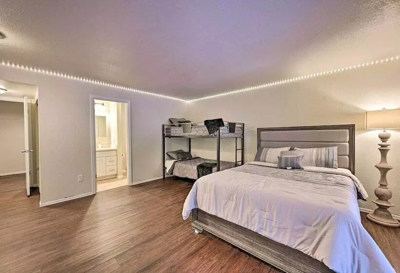 Shoreline Home W/ Deck ~ 14 Mi To Downtown Seattle