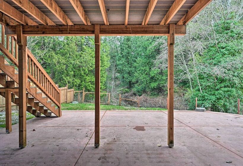 Shoreline Home W/ Deck ~ 14 Mi To Downtown Seattle