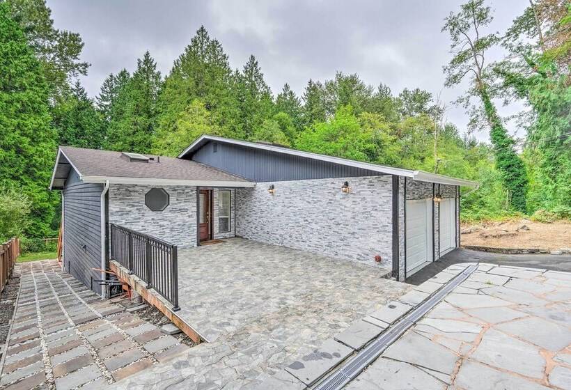 Shoreline Home W/ Deck ~ 14 Mi To Downtown Seattle