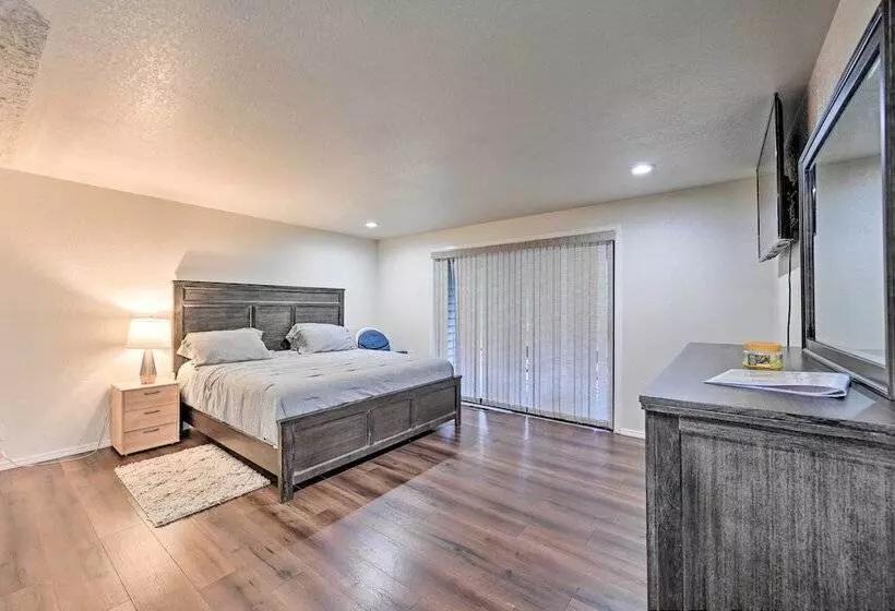 Shoreline Home W/ Deck ~ 14 Mi To Downtown Seattle