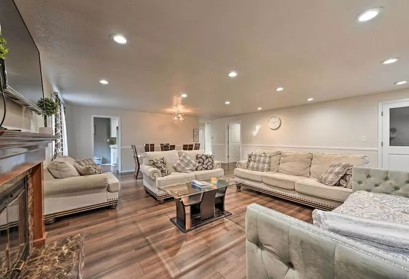 Shoreline Home W/ Deck ~ 14 Mi To Downtown Seattle