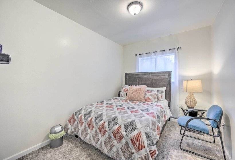 Shoreline Home W/ Deck ~ 14 Mi To Downtown Seattle