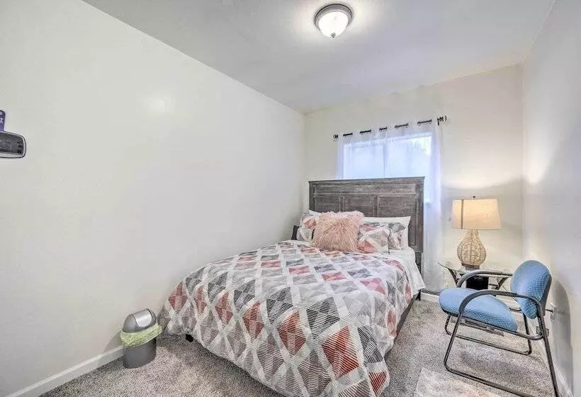 Shoreline Home W/ Deck ~ 14 Mi To Downtown Seattle