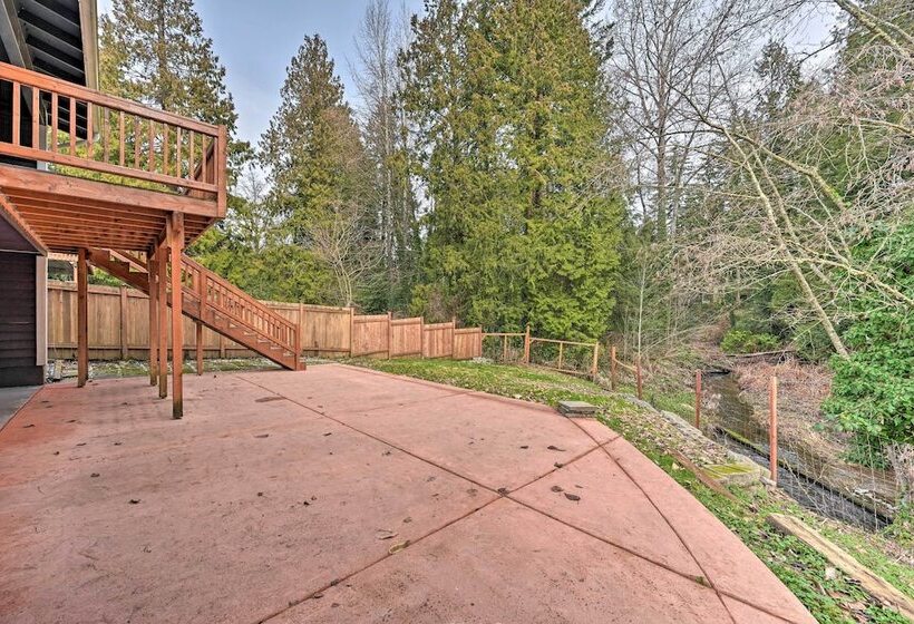 Shoreline Home W/ Deck ~ 14 Mi To Downtown Seattle