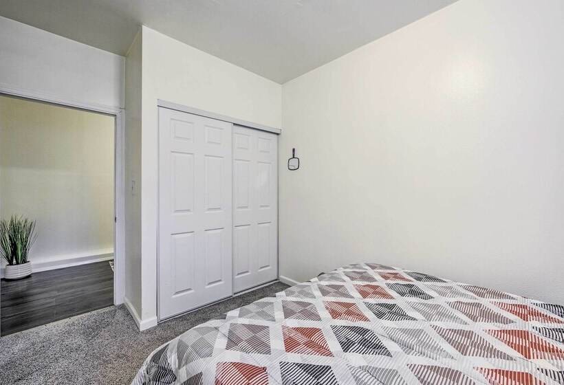 Shoreline Home W/ Deck ~ 14 Mi To Downtown Seattle